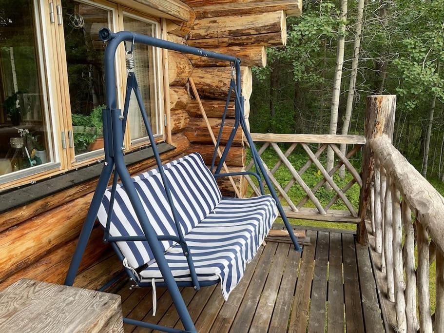 Lakeside Wilderness Cabin Йокмокк Экстерьер фото