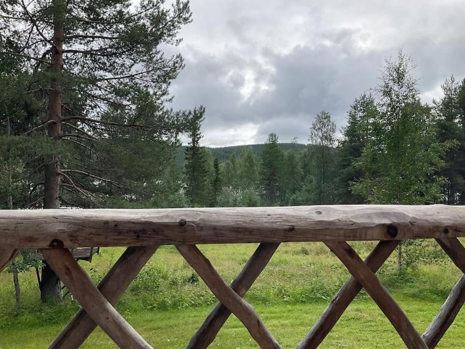 Lakeside Wilderness Cabin Йокмокк Экстерьер фото