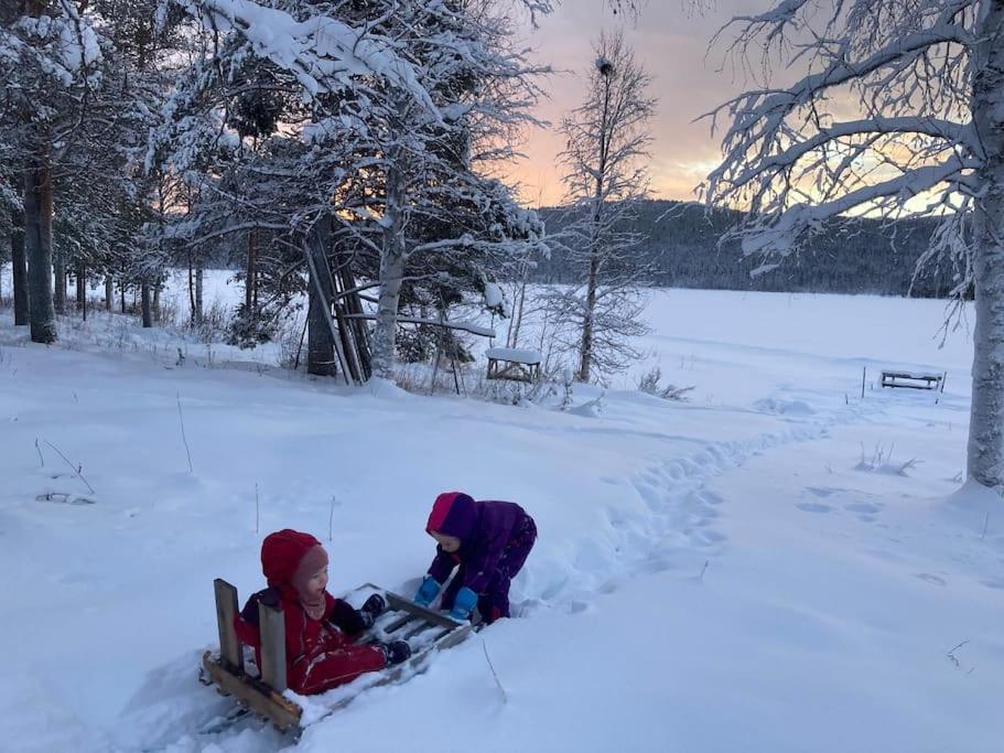 Lakeside Wilderness Cabin Йокмокк Экстерьер фото